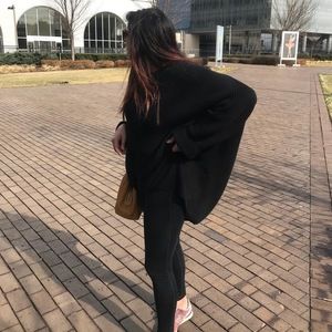 Meet your Posher, Maya